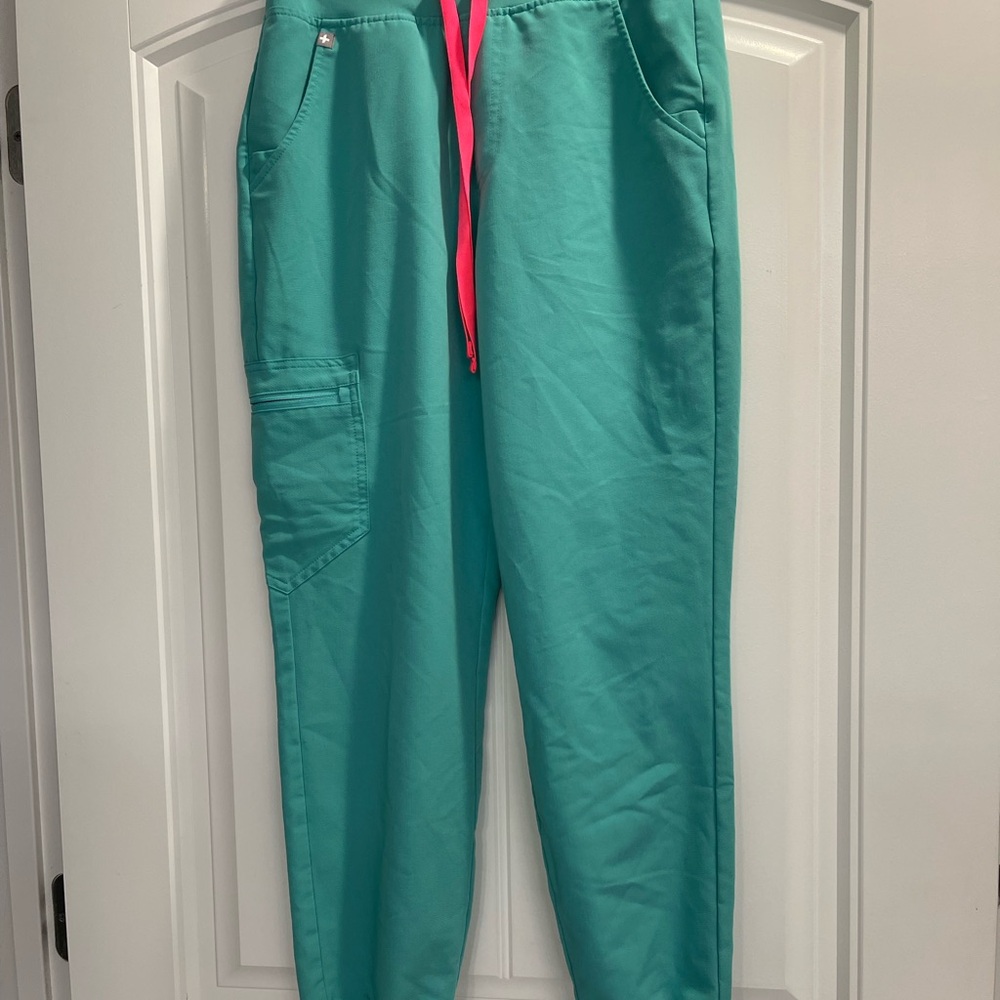 Small petite Figs joggers surgical green